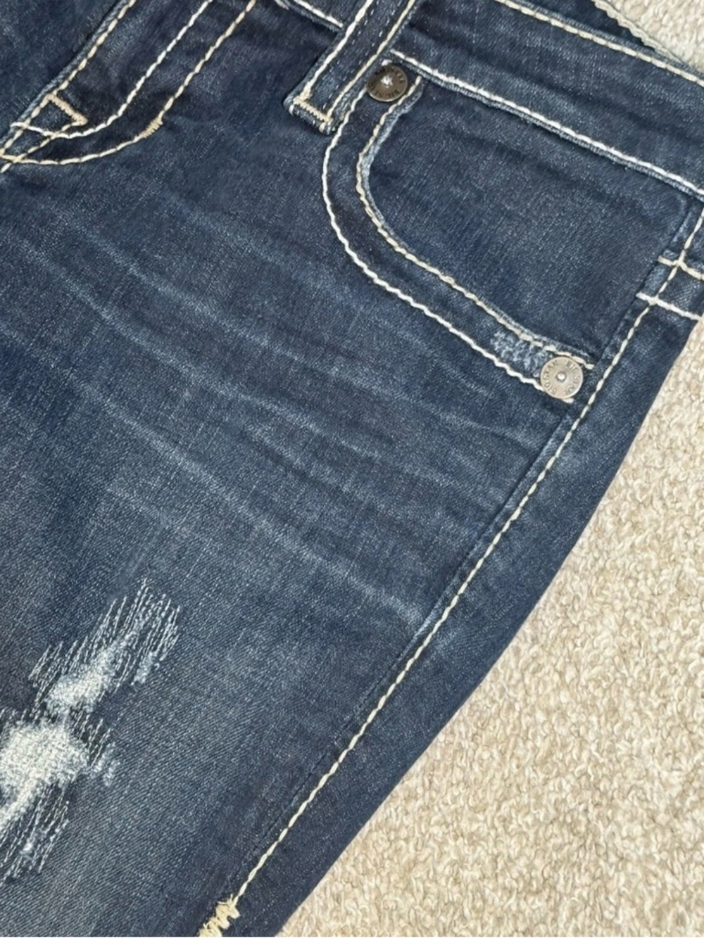 Big Star LIV Women's 28 R Boot Cut Jeans
Stretch Denim Distressed Msrs 31 X 32 - Picture 8 of 12